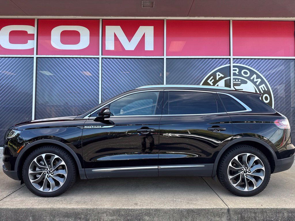 Used 2023 Lincoln Nautilus Reserve AWD/4WD image 15