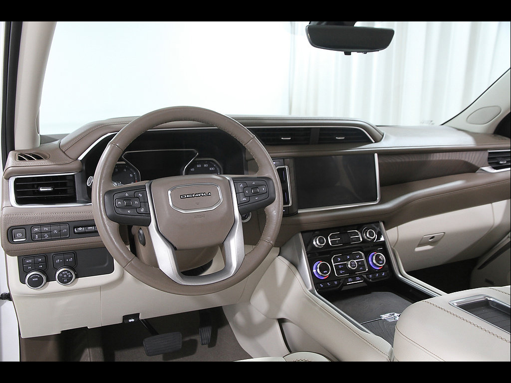 Used 2021 GMC Yukon Denali w/ Denali Premium Package AWD/4WD image 7