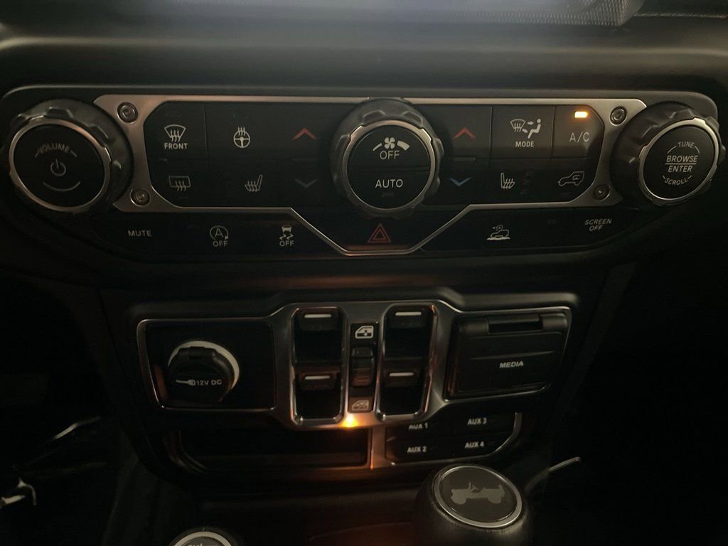 Used 2023 Jeep Wrangler Altitude image 12