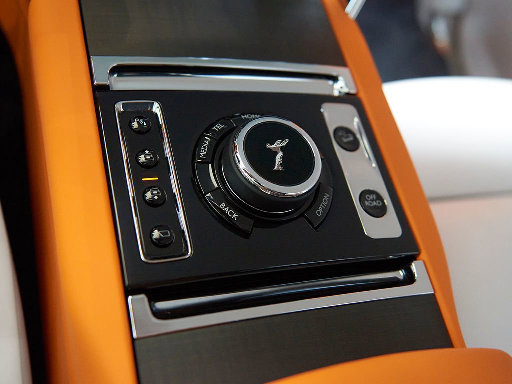 Certified 2025 Rolls-Royce Cullinan image 15