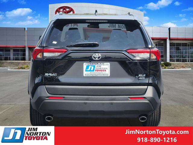 Used 2025 Toyota RAV4 XLE AWD/4WD image 6