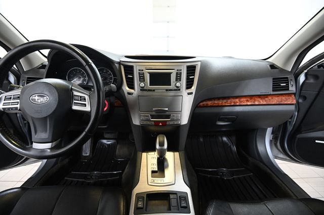 Used 2012 Subaru Outback 2.5i Limited w/ Moonroof Pkg AWD/4WD image 2