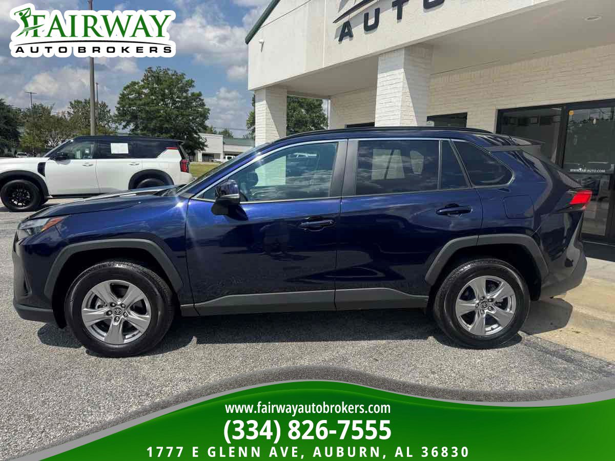 Used 2023 Toyota RAV4 XLE w/ Convenience Package FWD image 9