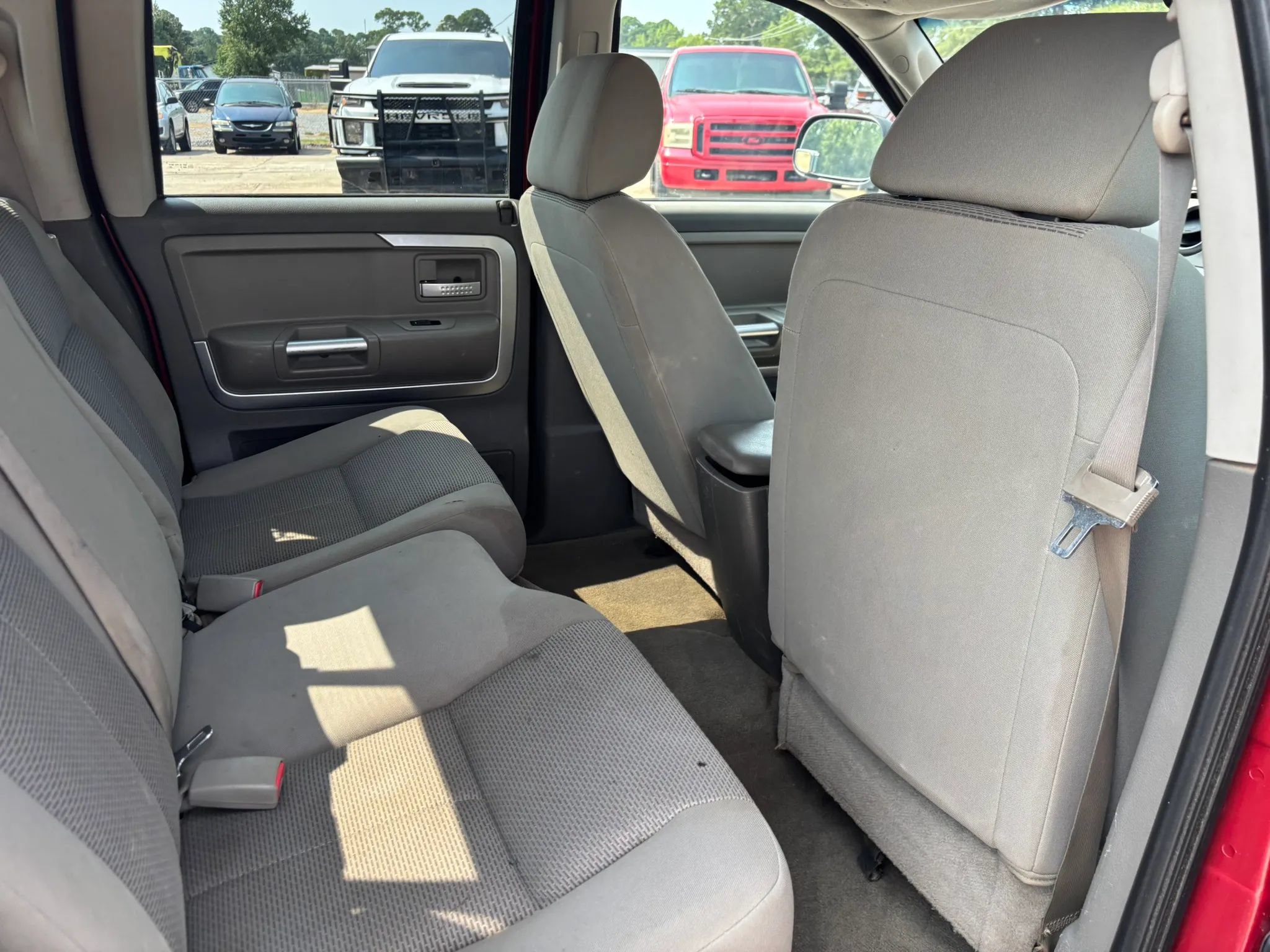 Used 2006 Mitsubishi Raider DuroCross AWD/4WD image 16