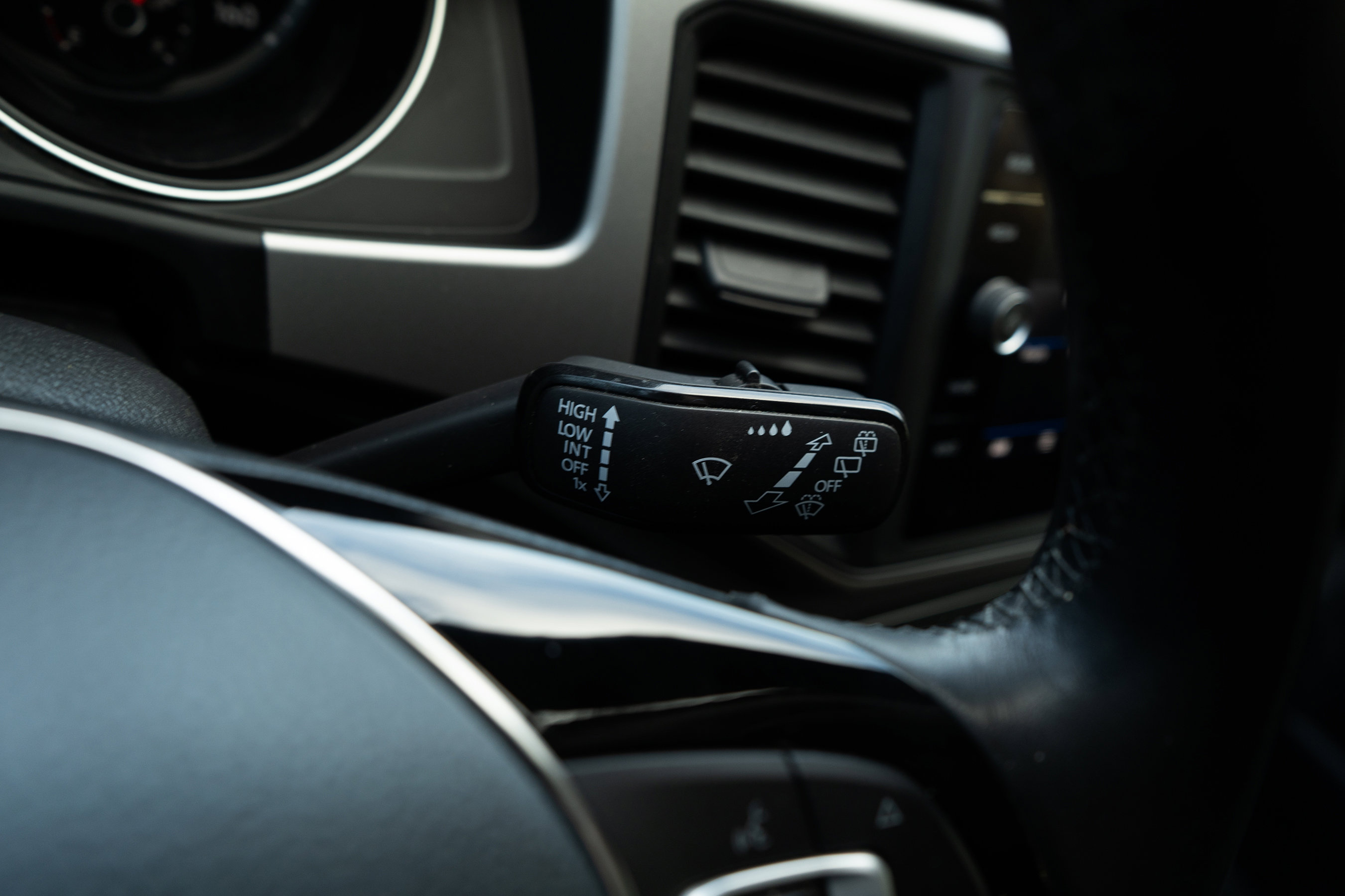 Used 2020 Volkswagen Atlas SE image 24