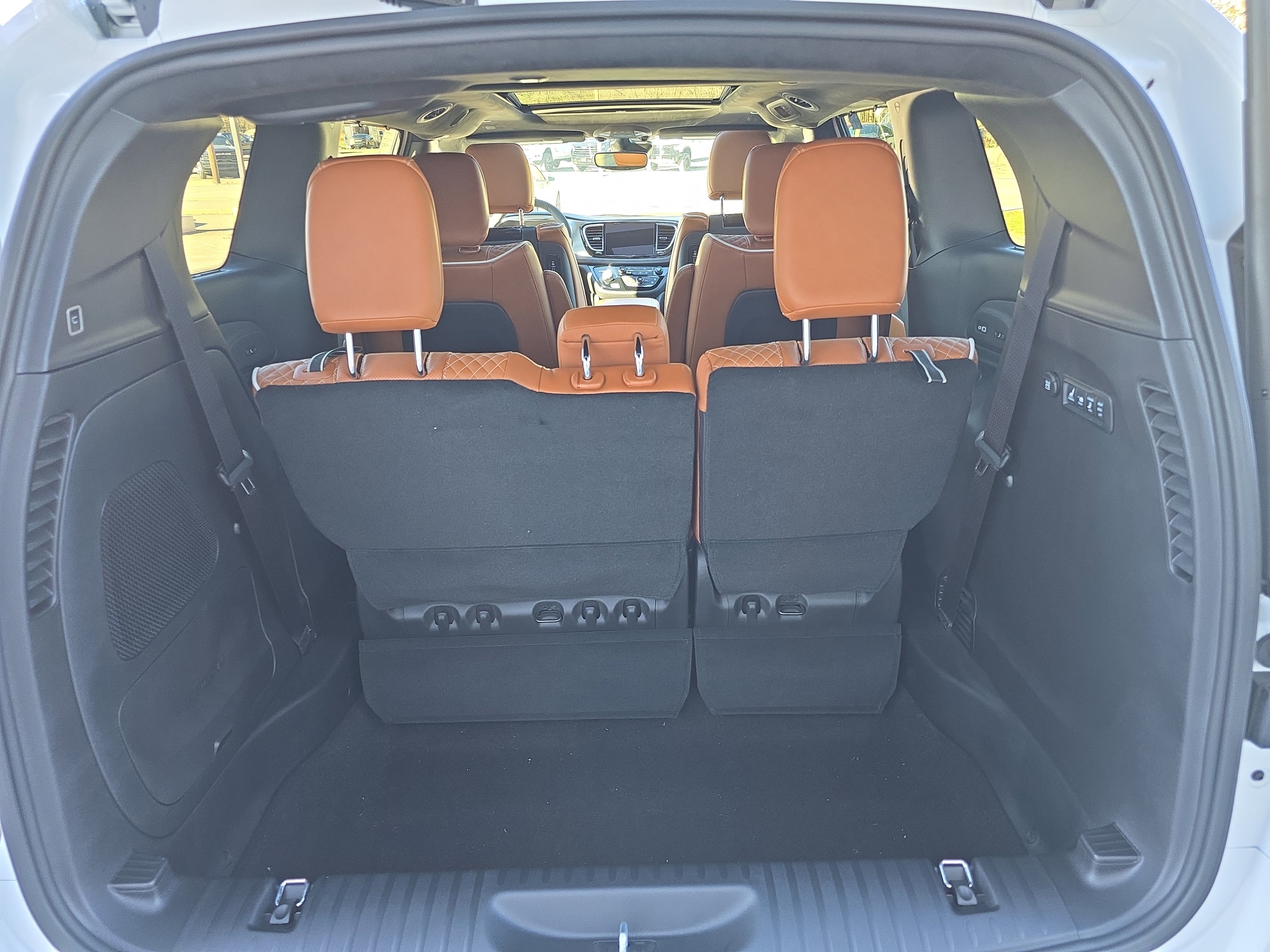 New 2026 Chrysler Pacifica Pinnacle image 5