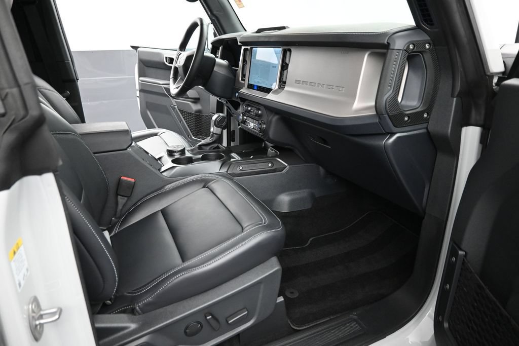 Certified 2026 Ford Bronco Outer Banks AWD/4WD image 16