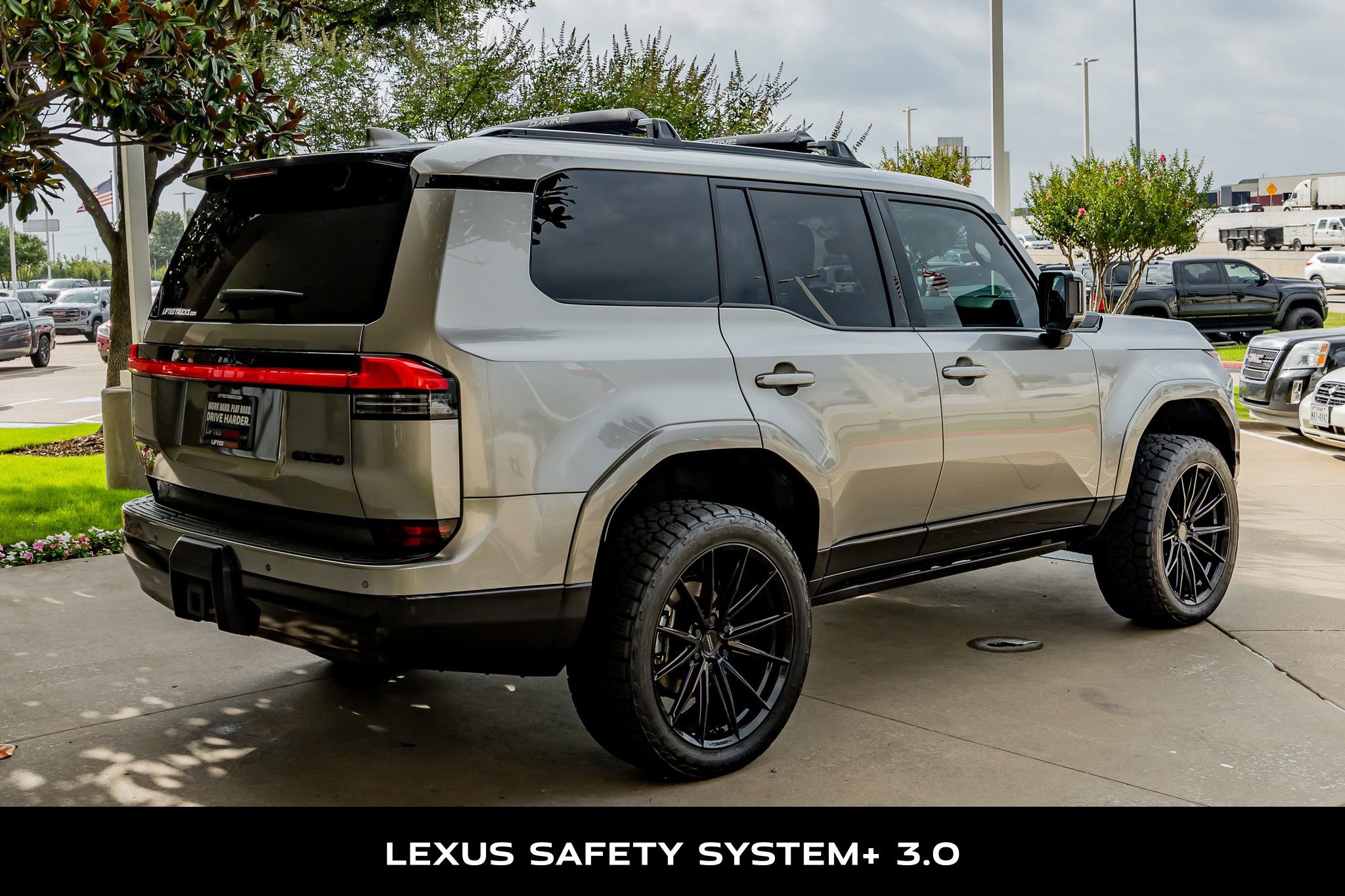 Used 2025 Lexus GX 550 w/ Accessory Package (2T) AWD/4WD image 9