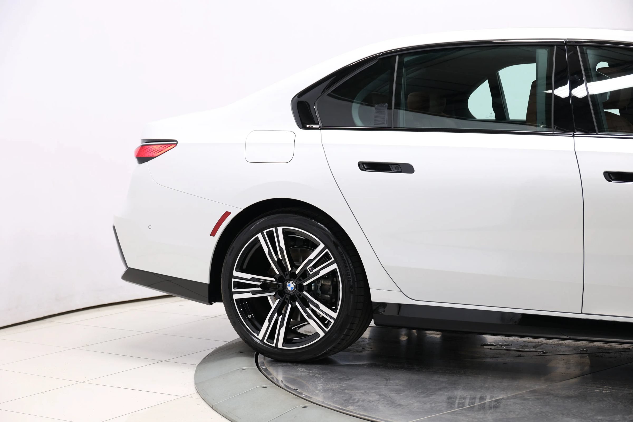 Used 2025 BMW 740i xDrive w/ Executive Package AWD/4WD image 79