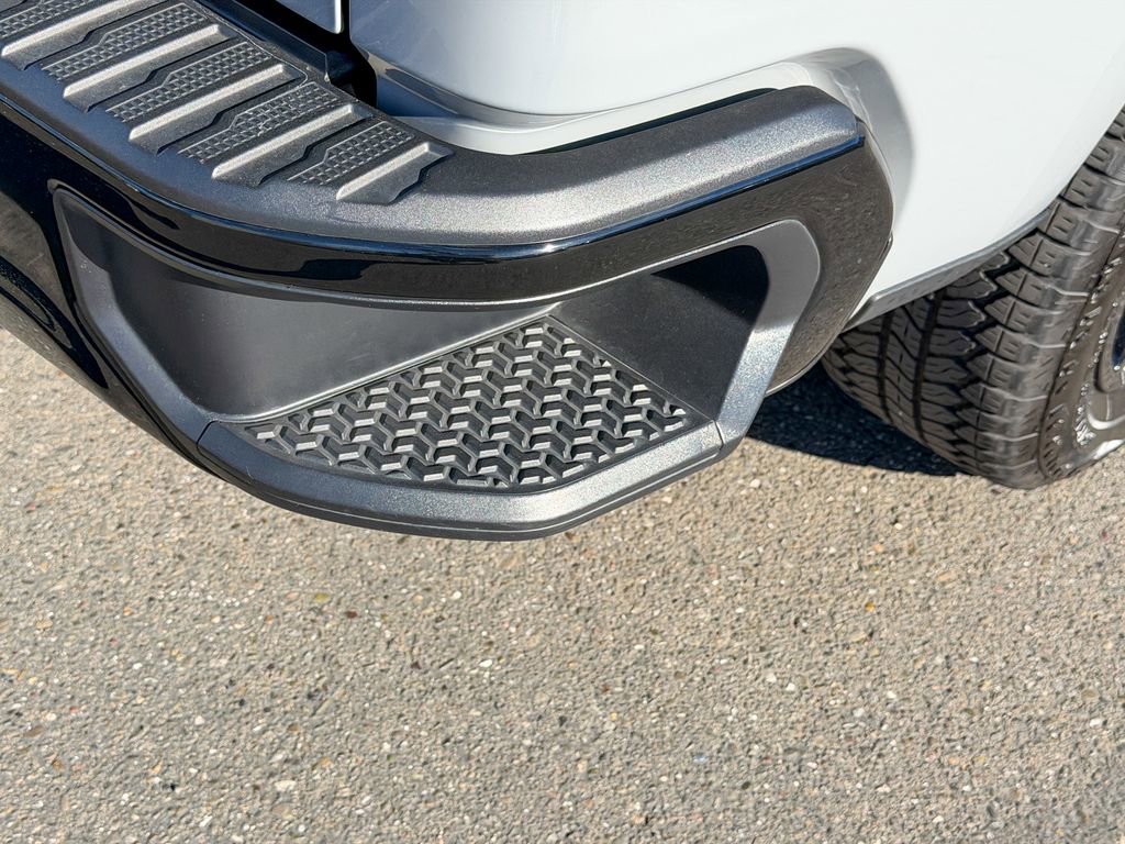 Used 2024 Chevrolet Silverado 1500 Custom Trail Boss w/ Turbomax Blackout Package image 11