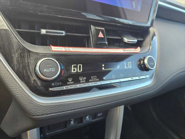Used 2025 Toyota Corolla Cross XLE w/ Convenience Package FWD image 31