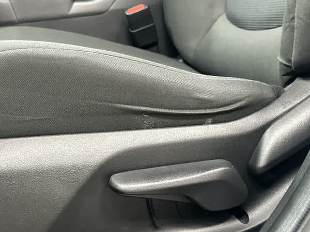 Used 2022 Toyota RAV4 LE AWD/4WD image 26