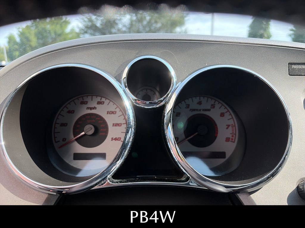 Used 2007 Pontiac Solstice Convertible w/ Premium Package RWD image 18