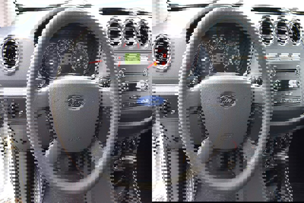 Used 2013 Ford Transit Connect XLT image 14