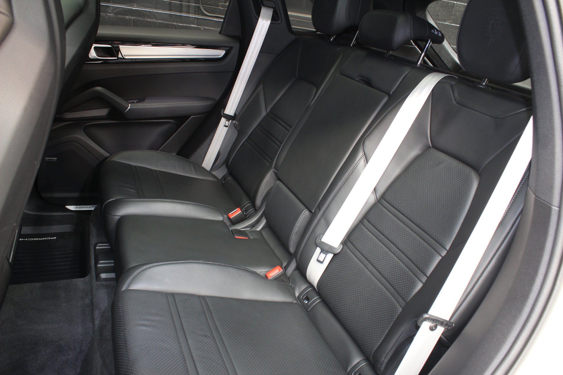 Used 2022 Porsche Cayenne Platinum Edition AWD/4WD image 42