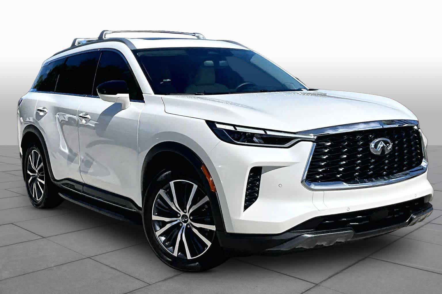 Used 2025 INFINITI QX60 Sensory w/ Vision Package AWD/4WD image 3