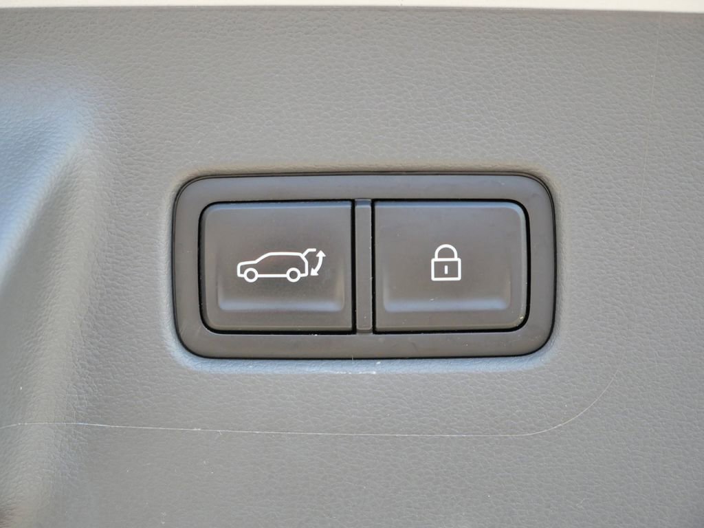 Used 2025 Hyundai Santa Fe SEL image 24