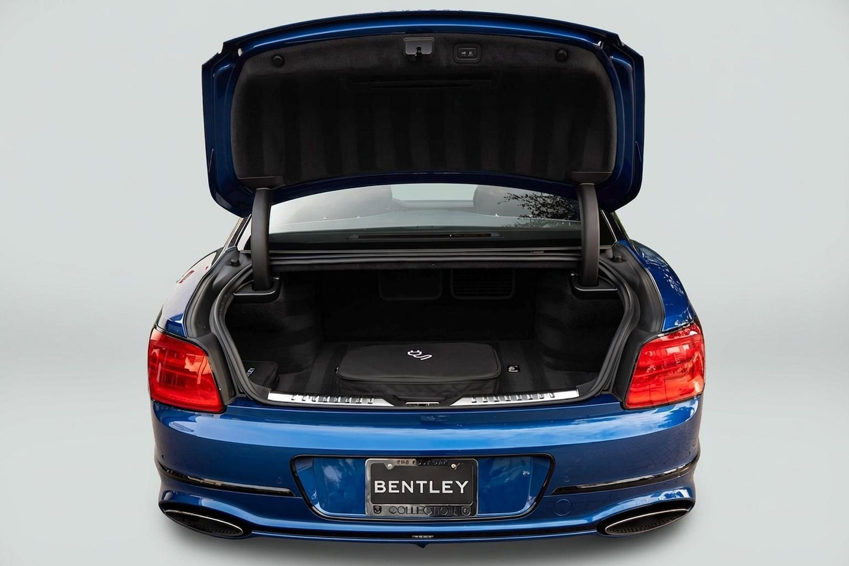 Used 2026 Bentley Flying Spur Azure image 15