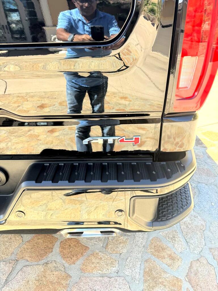 Used 2024 GMC Sierra 1500 AT4 w/ Technology Package image 11