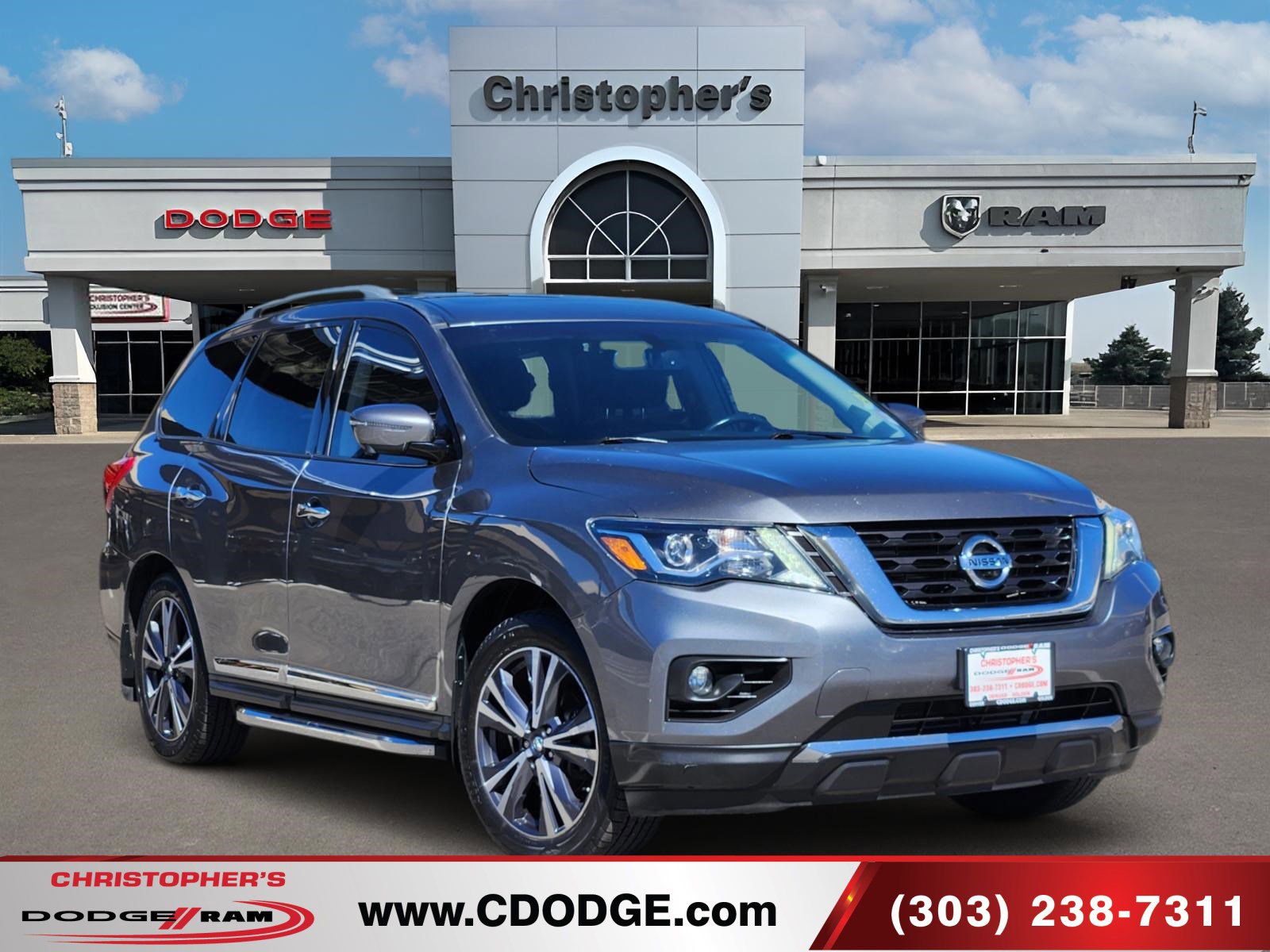 Used 2018 Nissan Pathfinder Platinum image 1