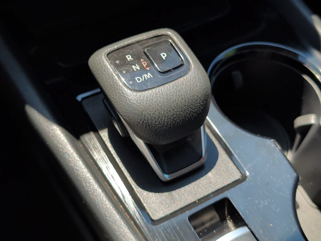 Used 2023 Nissan Rogue S AWD/4WD image 24