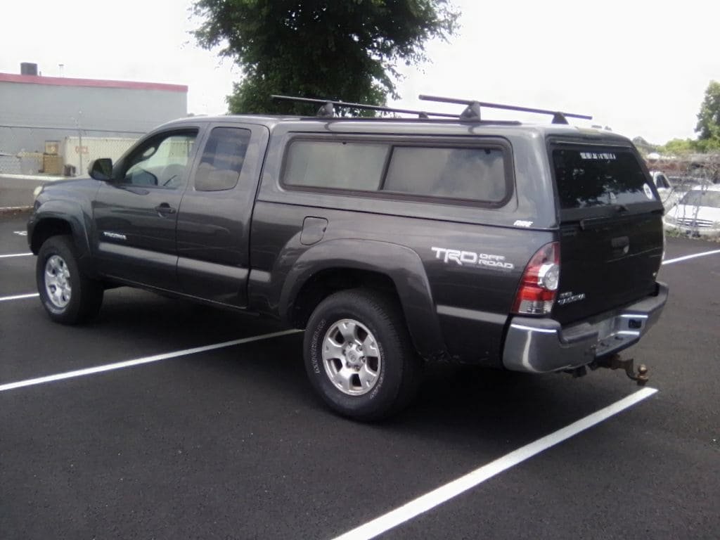 Used 2012 Toyota Tacoma 4x4 Access Cab V6 w/ TRD Off-Road Pkg image 5
