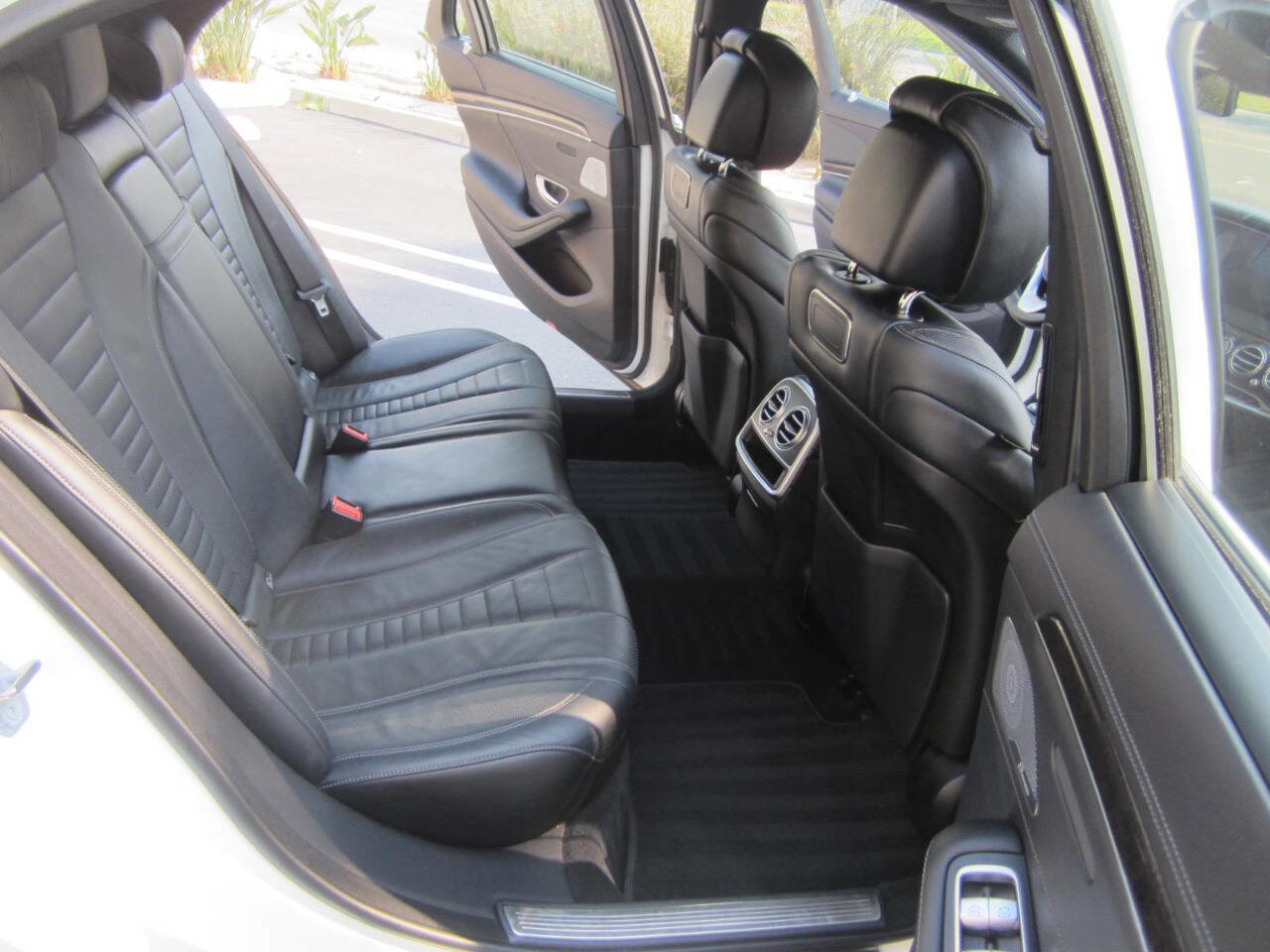 Used 2018 Mercedes-Benz S 560 Sedan image 15