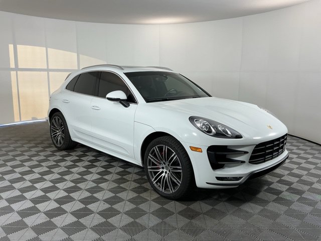 Used 2015 Porsche Macan Turbo AWD/4WD image 3