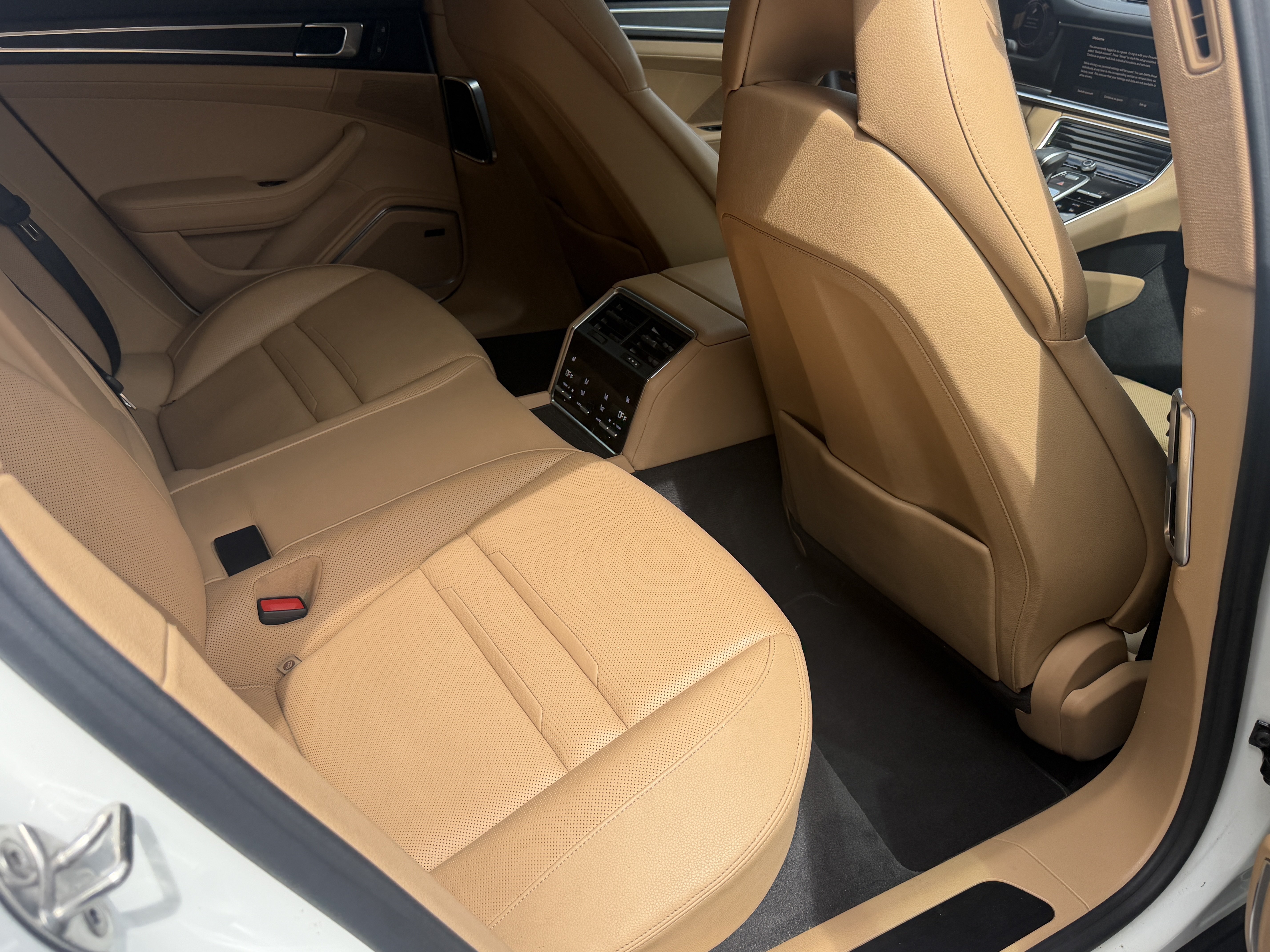 Certified 2023 Porsche Panamera Platinum Edition RWD image 17