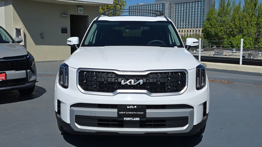 Used 2025 Kia Telluride EX w/ EX Captain's Chair Package AWD/4WD image 8