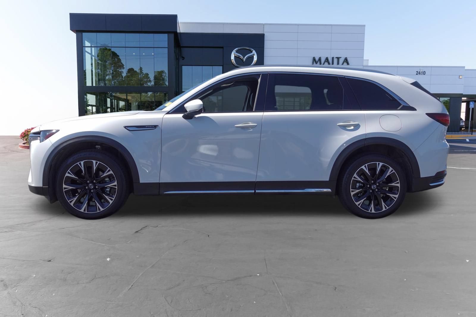 Certified 2024 MAZDA CX-90 Plug-In Hybrid w/ Premium Plus AWD/4WD image 8
