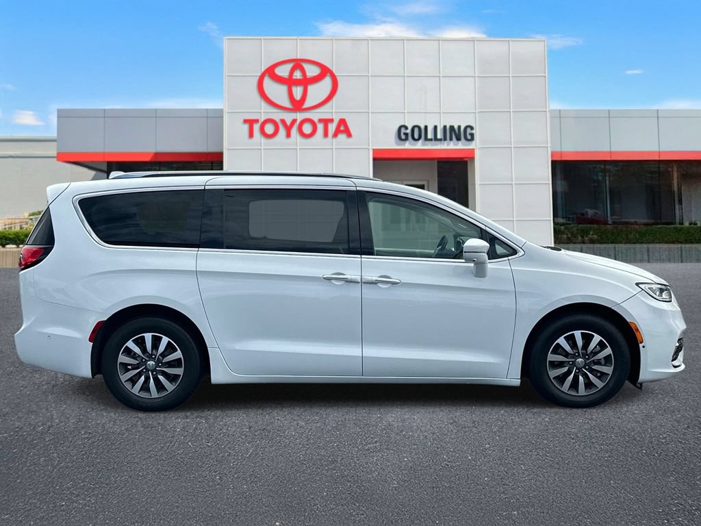 Used 2021 Chrysler Pacifica Touring-L FWD image 6