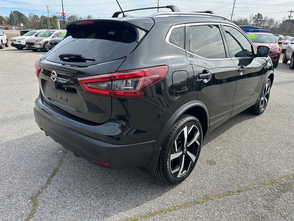 Used 2022 Nissan Rogue Sport SL w/ Premium Package image 5