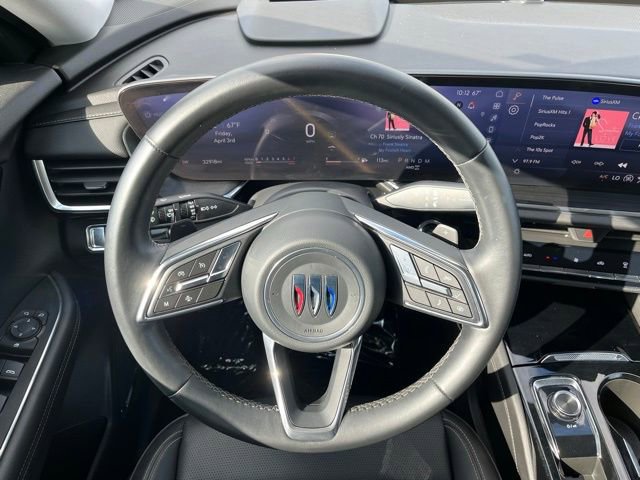 Used 2024 Buick Envision Preferred image 11