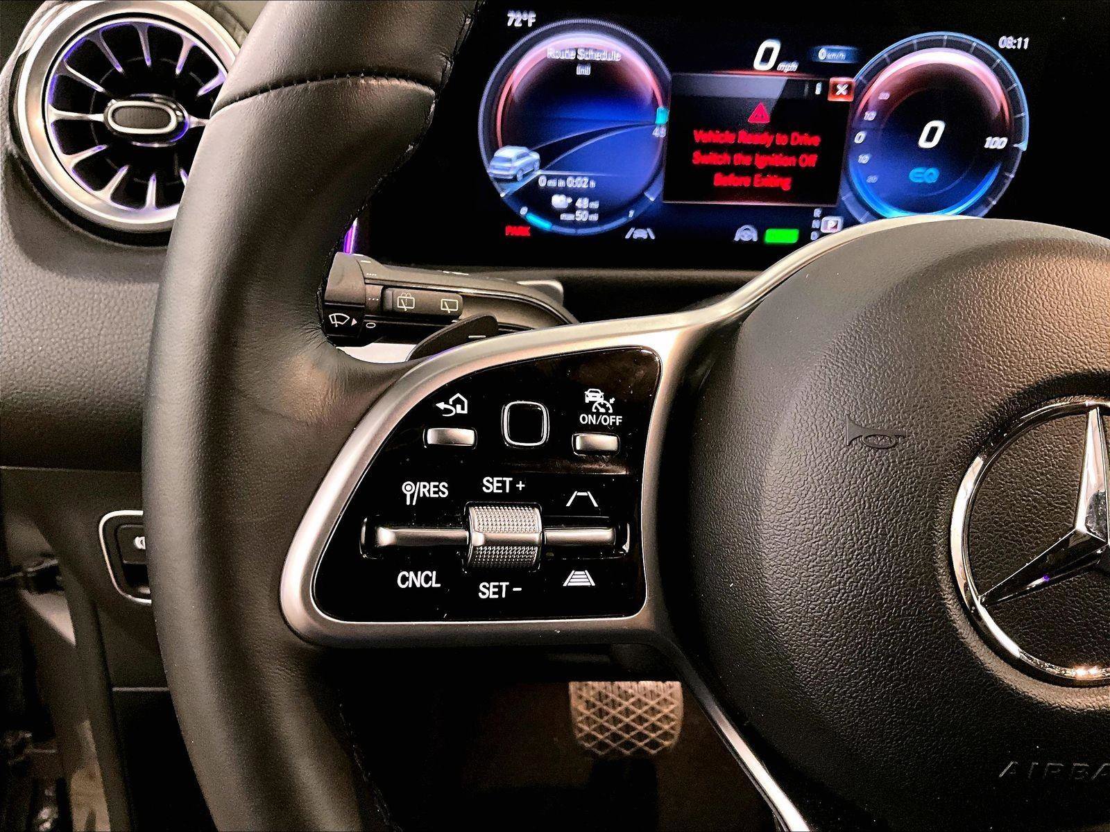 Used 2022 Mercedes-Benz EQB 300 4MATIC image 17