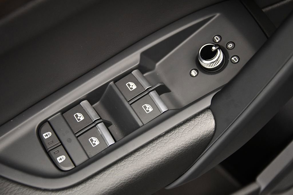 Used 2025 Audi Q5 2.0T Premium image 31