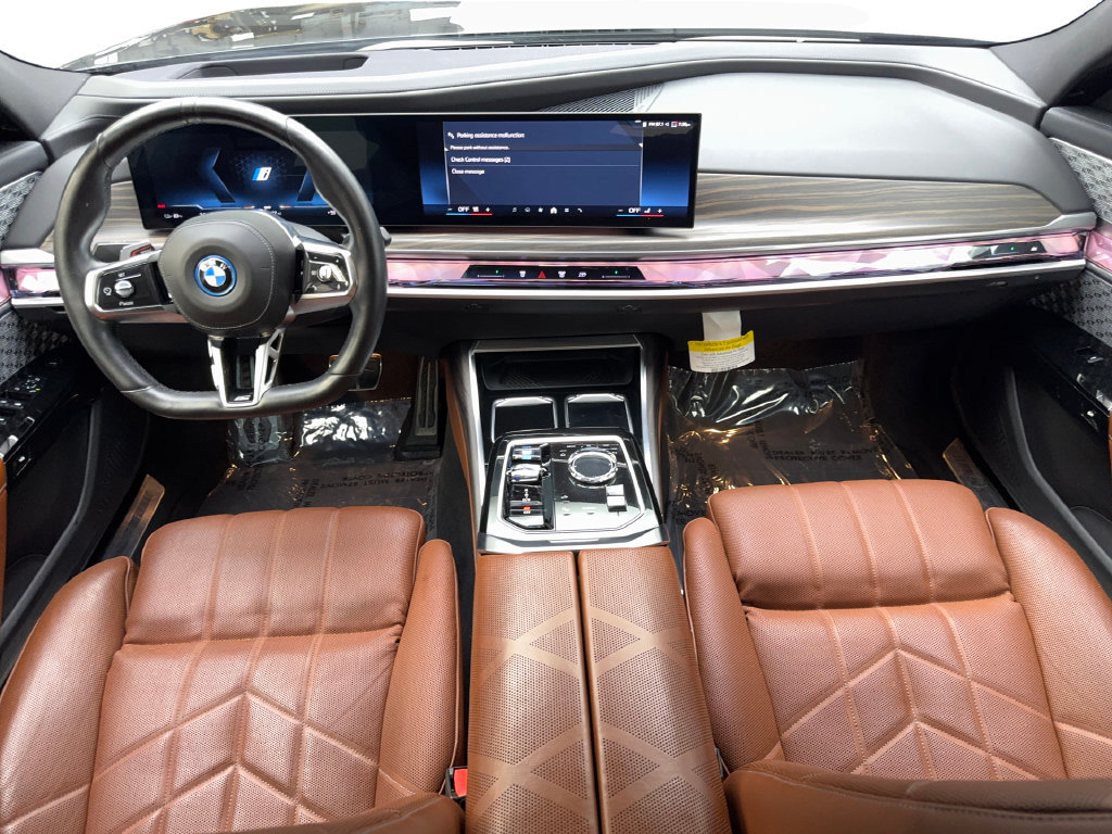 Used 2024 BMW i7 xDrive60 w/ Executive Package AWD/4WD image 51