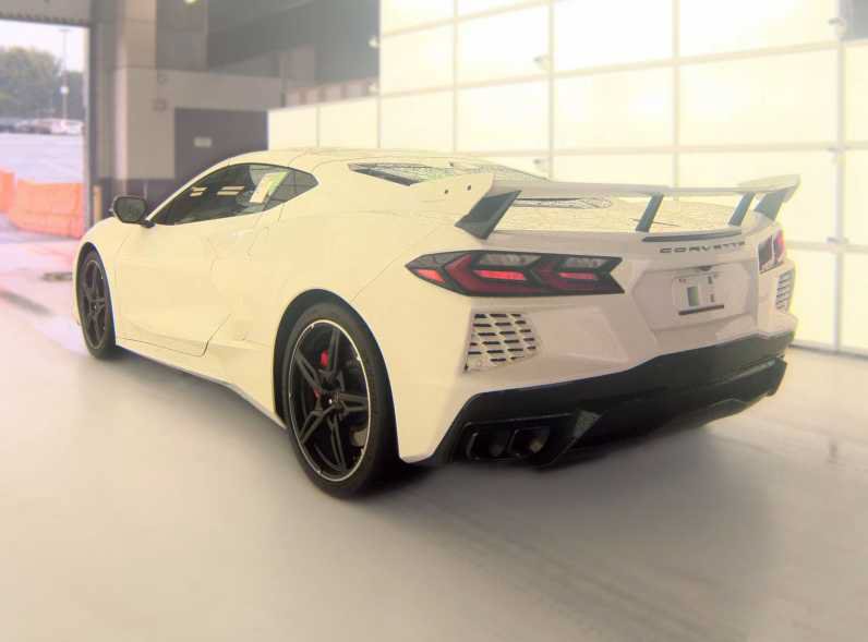 Used 2023 Chevrolet Corvette Stingray Premium Cpe w/ Z51 Performance Package RWD image 3