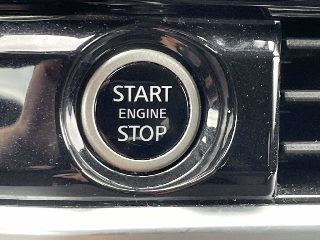 Used 2024 Nissan Pathfinder SV AWD/4WD image 32