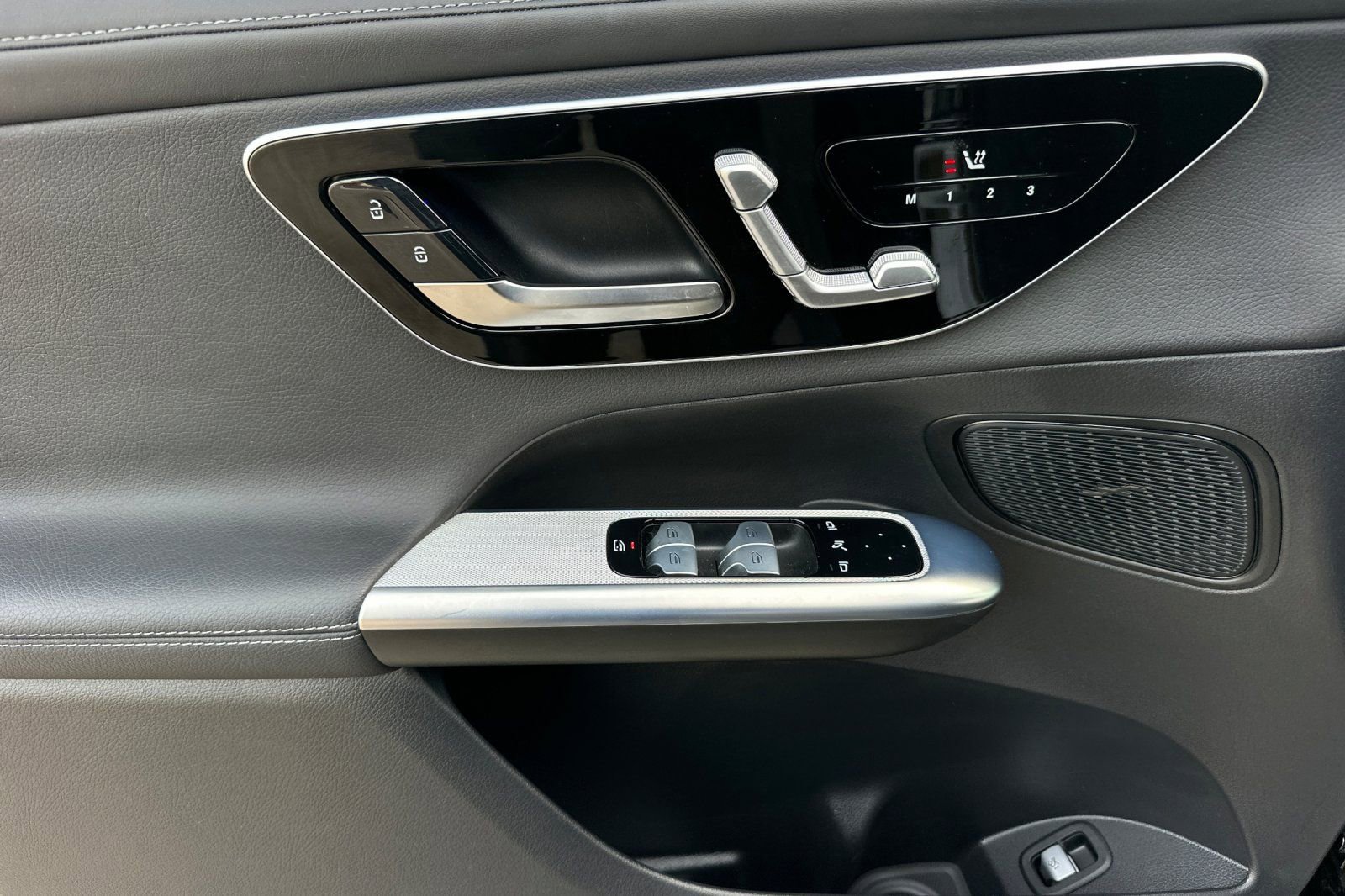 Certified 2024 Mercedes-Benz GLC 300 4MATIC image 27