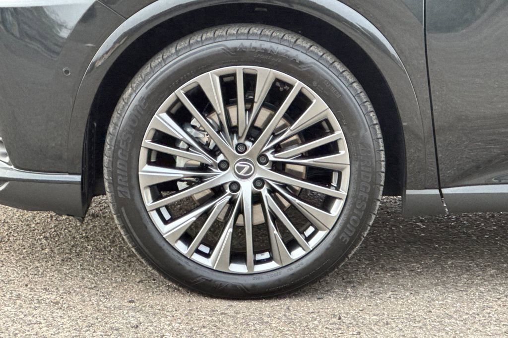 Used 2025 Lexus RX 450h AWD w/ Convenience Package image 33