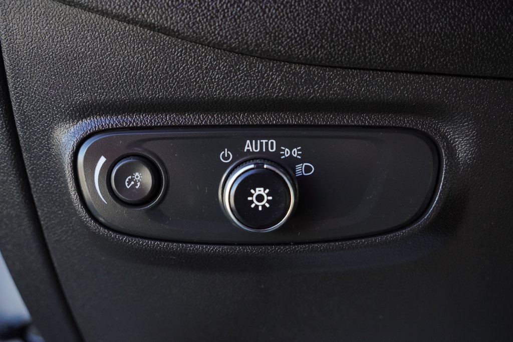 Used 2024 Chevrolet Equinox LS FWD image 19