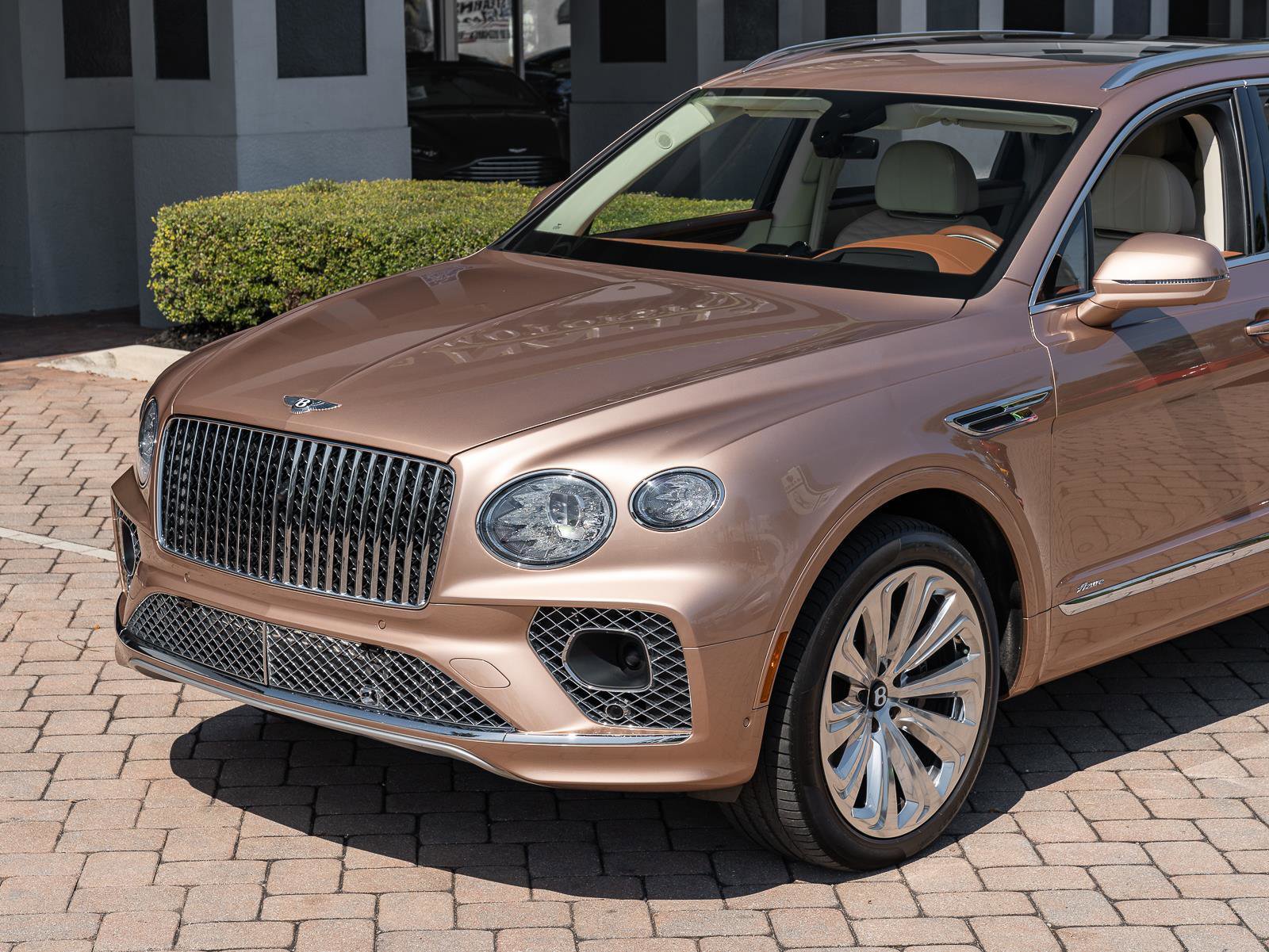 Used 2023 Bentley Bentayga Extended Wheelbase image 19