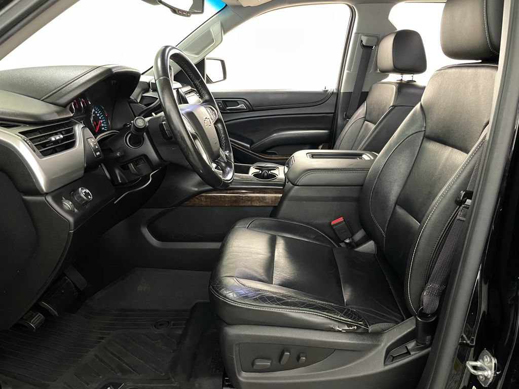 Used 2016 Chevrolet Suburban LT RWD image 7