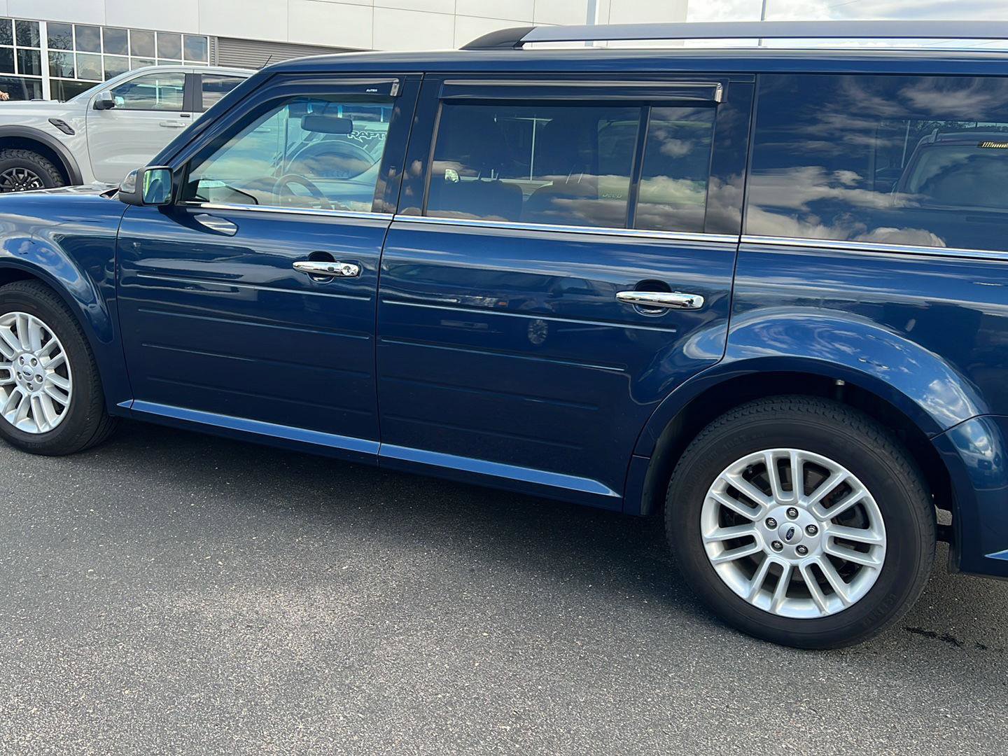Used 2017 Ford Flex SEL w/ Equipment Group 202A AWD/4WD image 10