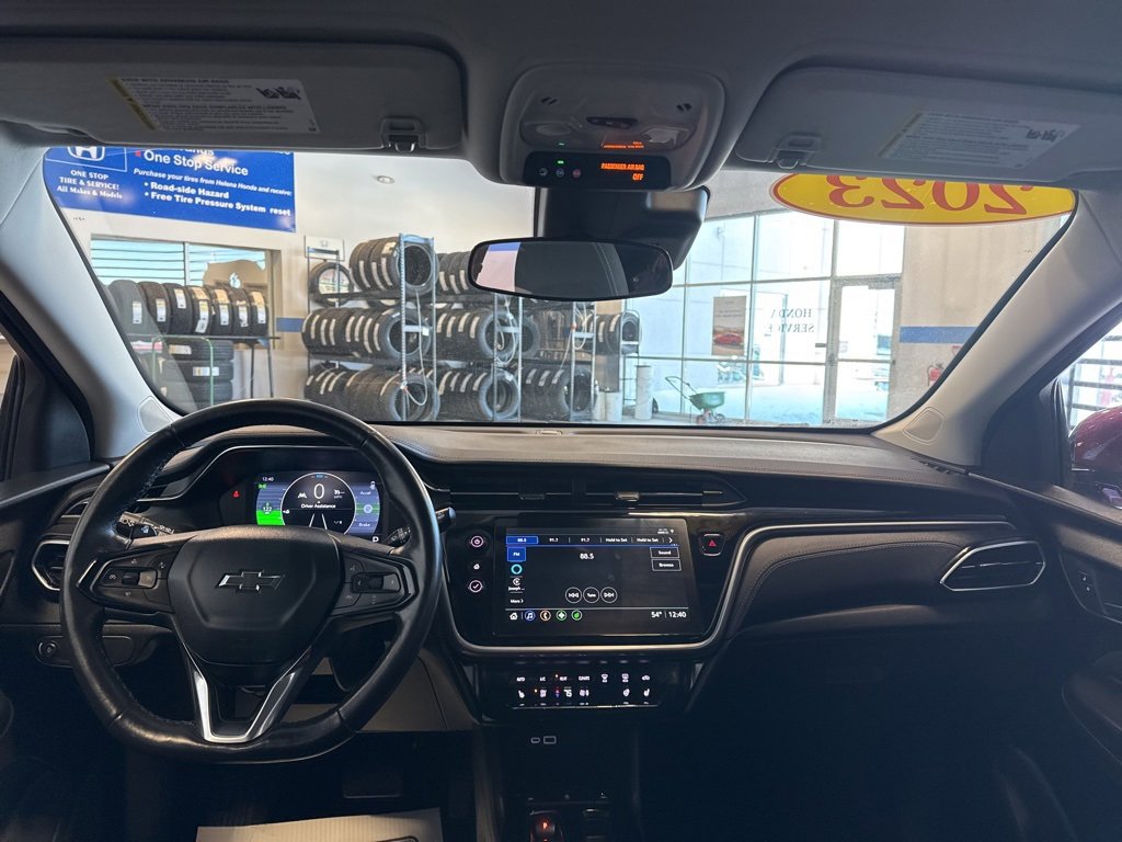 Used 2023 Chevrolet Bolt EUV LT w/ Comfort Package image 9