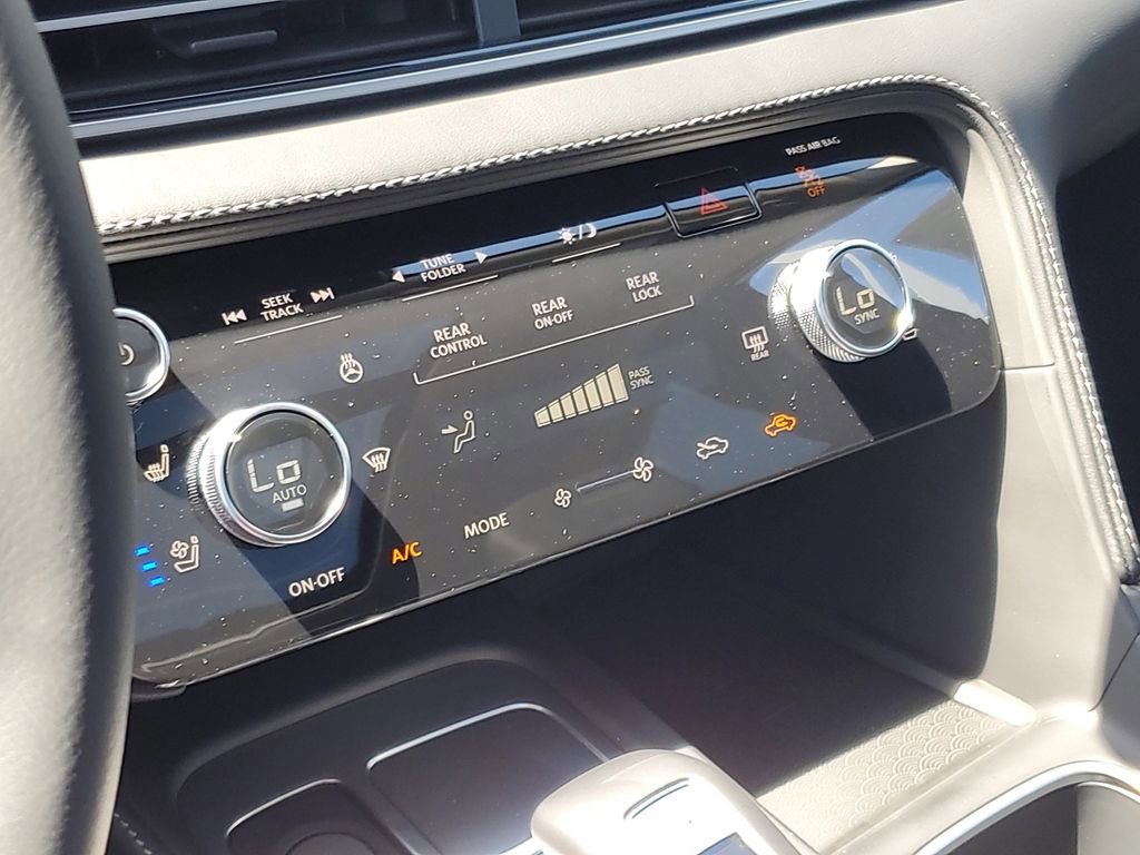 Certified 2025 INFINITI QX60 Luxe image 9