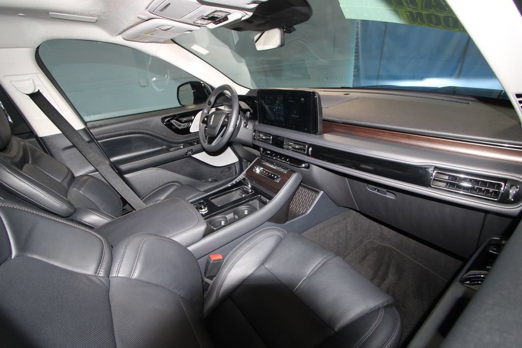 Used 2026 Lincoln Aviator Reserve AWD/4WD image 23