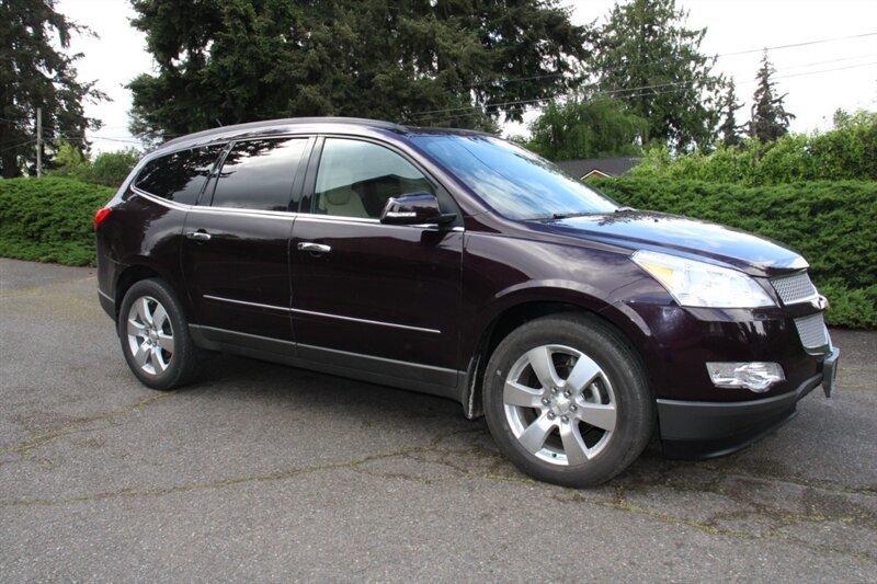 Used 2010 Chevrolet Traverse LTZ AWD/4WD image 2