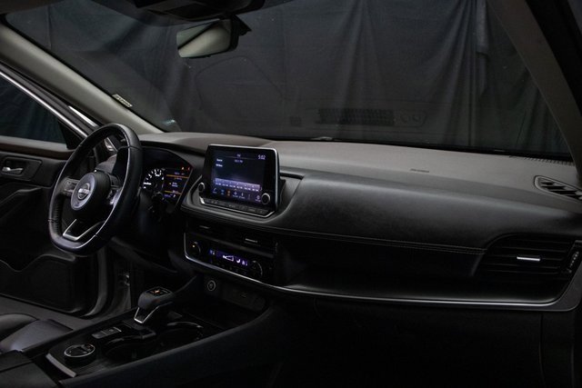 Used 2023 Nissan Rogue SV w/ SV Premium Package image 15